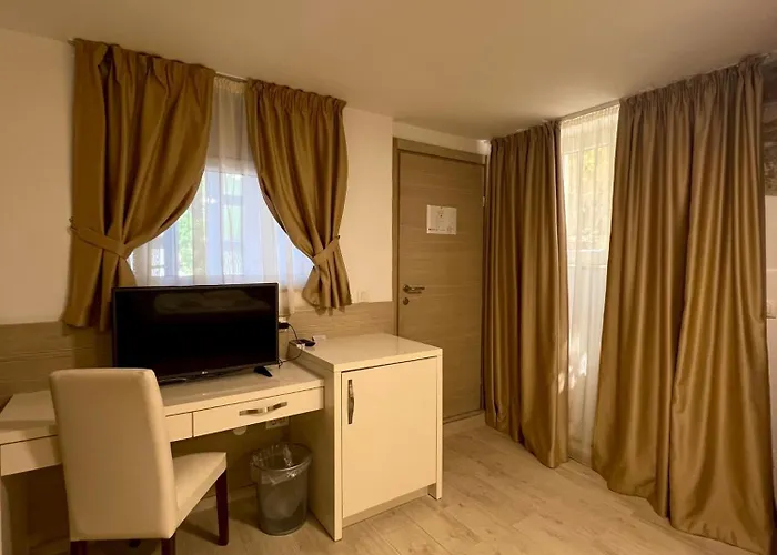Couette-café Minella 3*